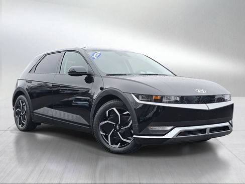 Used 2024 Hyundai Ioniq 5 SE image 1