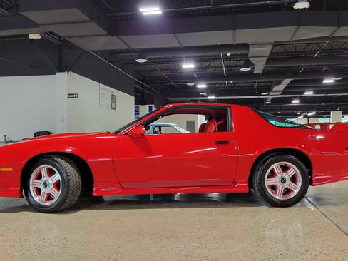 Used 1991 Chevrolet Camaro Z28 RWD image 2