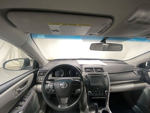 Used 2016 Toyota Camry LE FWD image 29