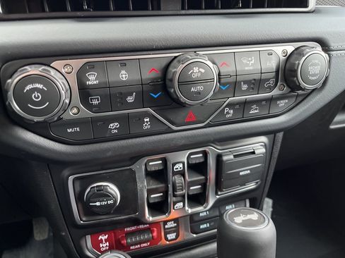 New 2026 Jeep Wrangler Moab image 39