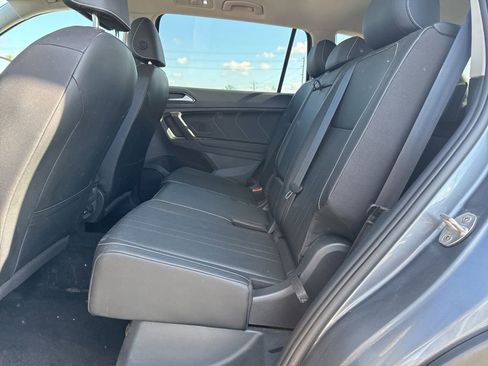 Used 2022 Volkswagen Tiguan SE FWD image 8
