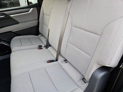 New 2026 GMC Acadia Elevation image 25