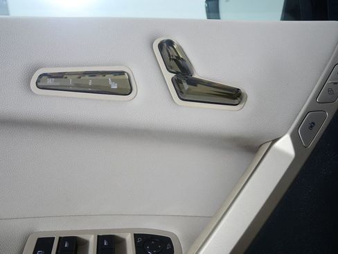 Certified 2023 BMW iX xDrive50 w/ Premium Package image 8