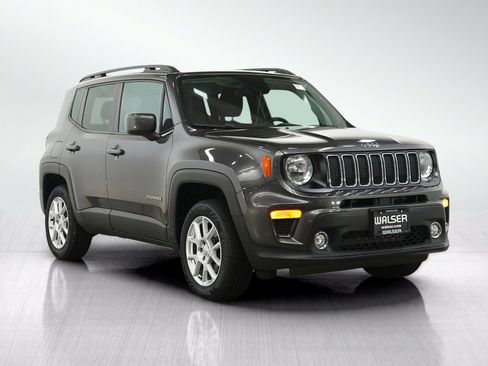 Used 2020 Jeep Renegade Latitude w/ Cold Weather Group AWD/4WD image 7