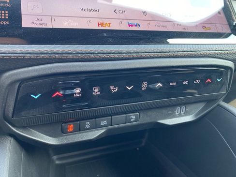 New 2026 Jeep Cherokee Limited AWD/4WD image 38