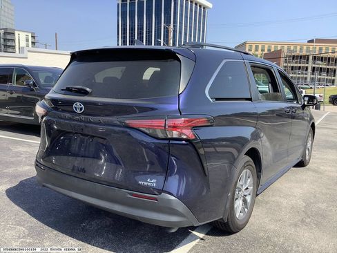 Used 2022 Toyota Sienna LE FWD image 5