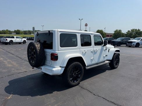 Used 2021 Jeep Wrangler Unlimited Sahara AWD/4WD image 3