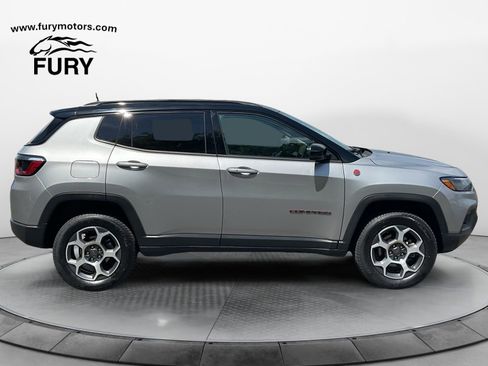 Used 2022 Jeep Compass Trailhawk w/ Sun and Sound Group AWD/4WD image 2