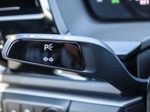 Used 2025 Porsche Panamera 4 image 29