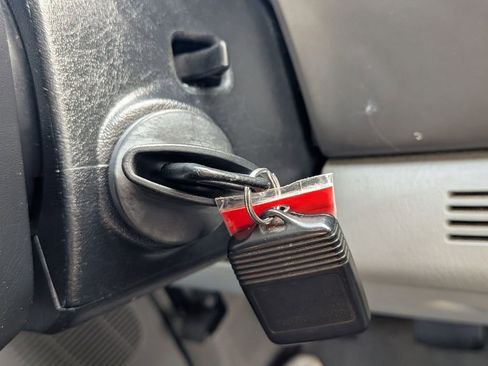 Used 2002 Ford F250 XLT image 17