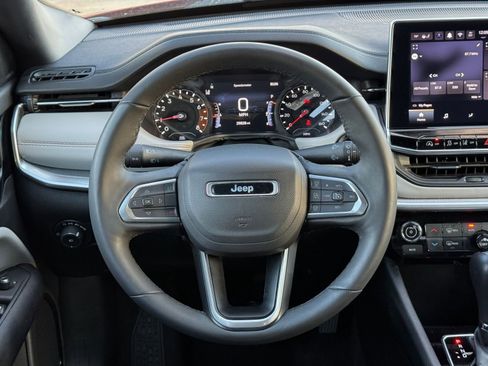 Used 2025 Jeep Compass Limited AWD/4WD image 28