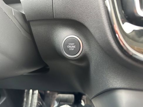 Certified 2024 Volvo XC40 B5 Core image 28