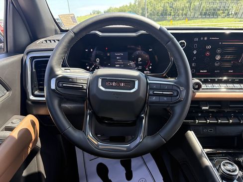 Used 2024 GMC Canyon AT4 w/ AT4 Premium Package AWD/4WD image 24