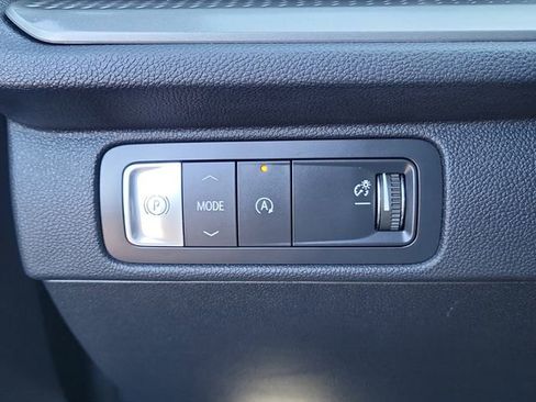 Certified 2025 Chevrolet Traverse LT image 23