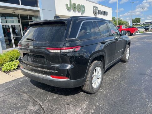 Certified 2023 Jeep Grand Cherokee Limited w/ Luxury Tech Group II AWD/4WD image 3