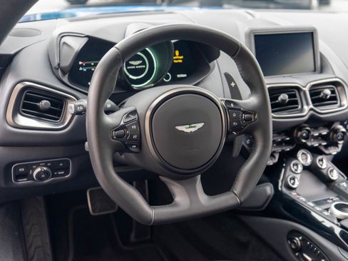 Used 2022 Aston Martin V8 Vantage Coupe image 11