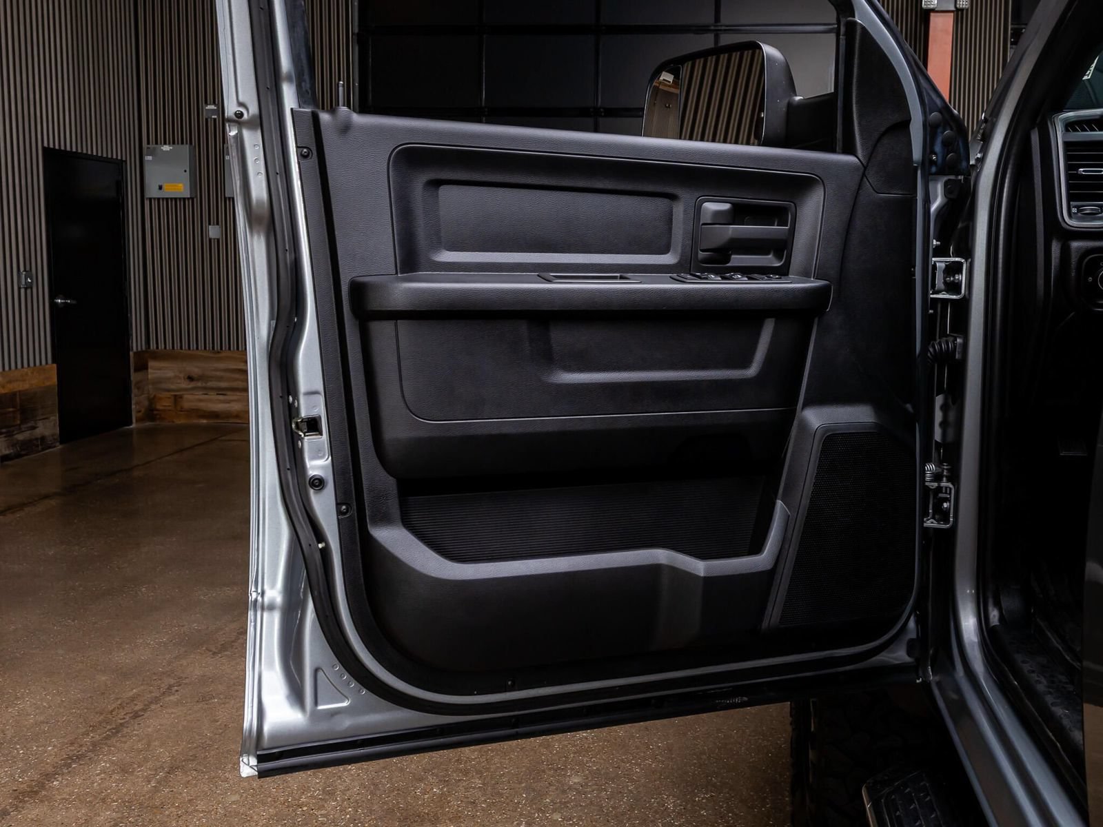 Used 2021 RAM 2500 Tradesman w/ Chrome Appearance Group AWD/4WD image 33