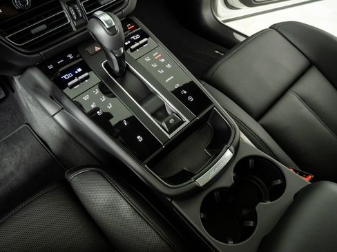 New 2026 Porsche Macan S AWD/4WD image 18