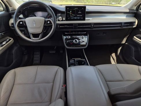 Used 2020 Lincoln Corsair FWD w/ Premium Package image 17
