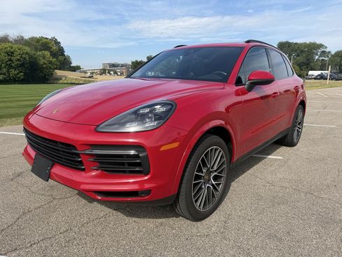Used 2021 Porsche Cayenne AWD/4WD image 24