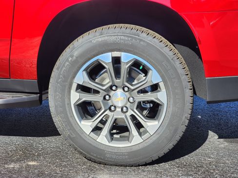 New 2026 Chevrolet Suburban LT w/ Comfort Package image 10