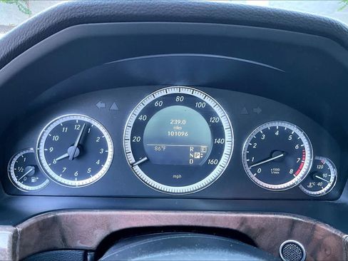 Used 2011 Mercedes-Benz E 350 4MATIC Sedan image 24