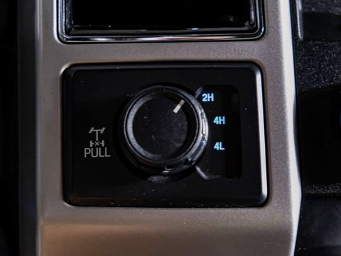Used 2019 Ford F250 Lariat w/ Lariat Ultimate Package AWD/4WD image 25
