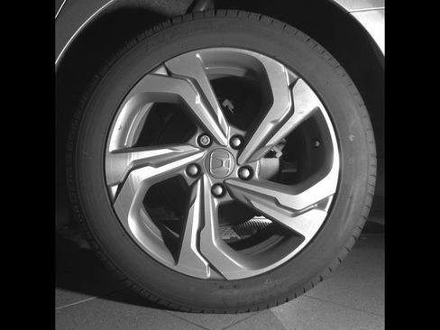 Used 2019 Honda Accord EX image 12
