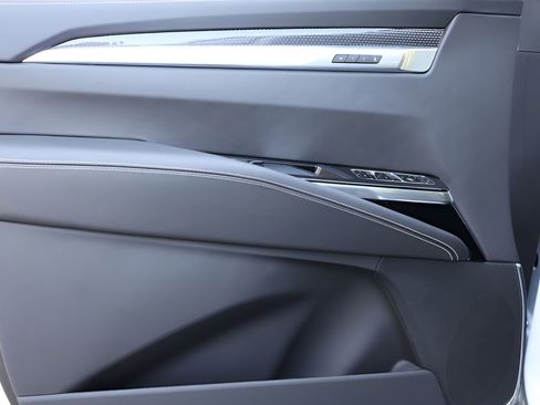 Certified 2026 Cadillac Escalade V w/ LPO, ONYX Package image 11