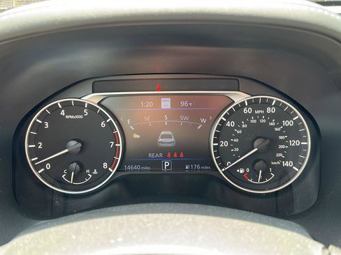 Used 2023 Nissan Altima 2.5 SL AWD/4WD image 10