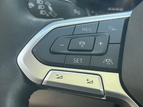 Used 2023 Volkswagen Jetta SE w/ Panoramic Sunroof Package image 25