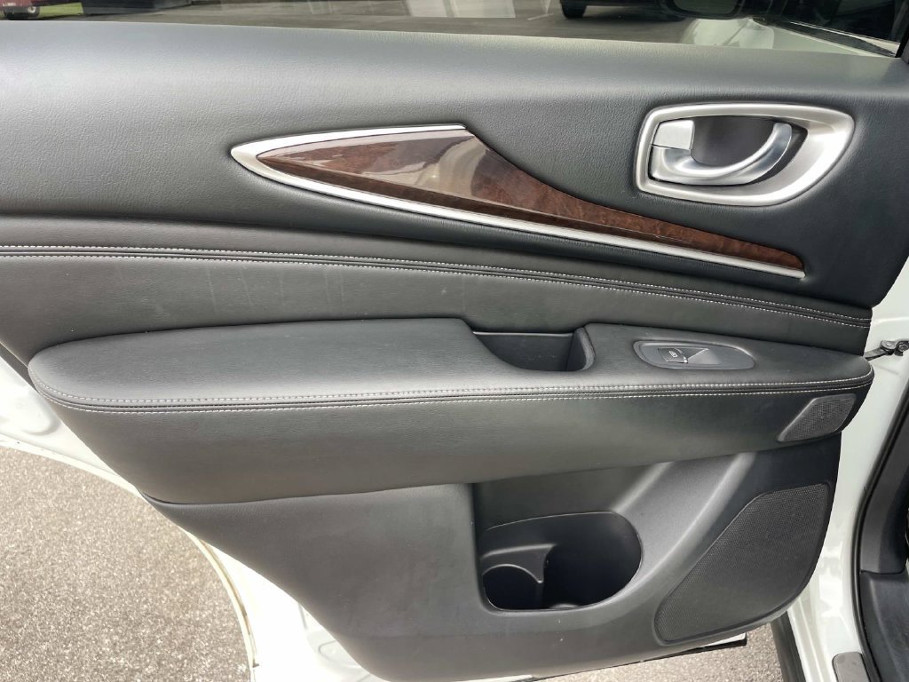 Used 2019 INFINITI QX60 Luxe w/ Sensory Package FWD image 13