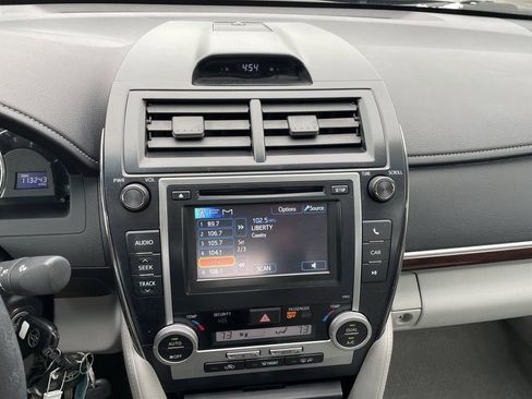 Used 2012 Toyota Camry XLE FWD image 18