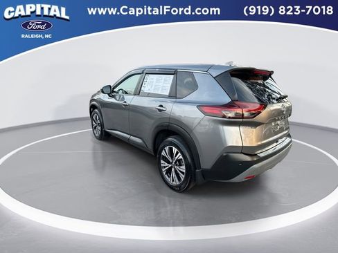 Used 2023 Nissan Rogue SV image 6