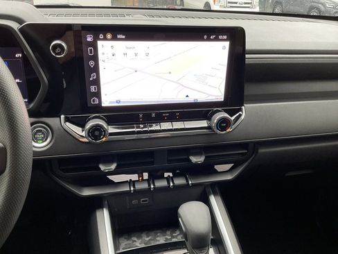 Used 2024 Chevrolet Colorado Trail Boss w/ Advanced Trailering Package image 15