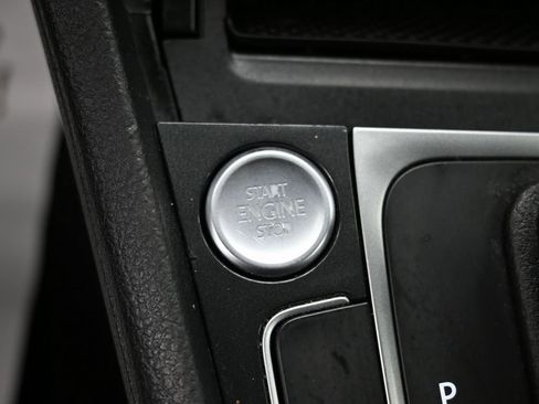 Used 2021 Volkswagen Golf 4-Door image 22