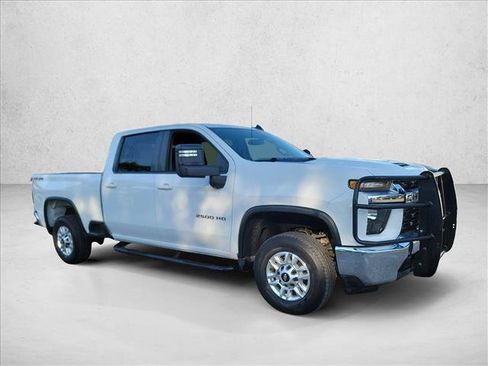 Used 2021 Chevrolet Silverado 2500 LT w/ Fleet Comfort Package AWD/4WD image 3