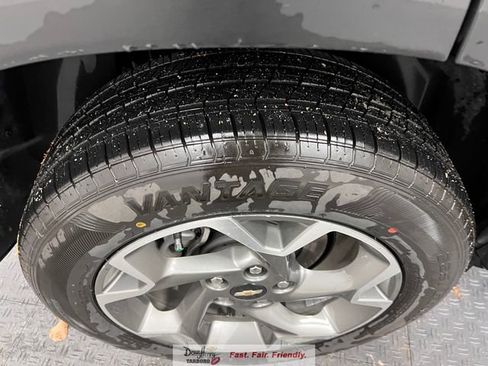 Used 2025 Chevrolet Trax LT image 14