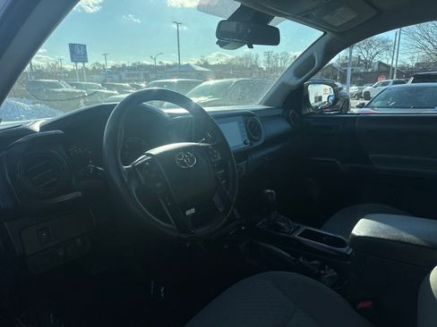 Used 2020 Toyota Tacoma SR image 13