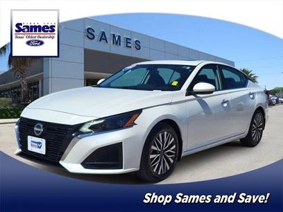 Used 2024 Nissan Altima 2.5 SV w/ SV Premium Package