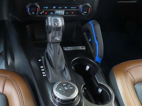 Used 2023 Ford Bronco Outer Banks image 11