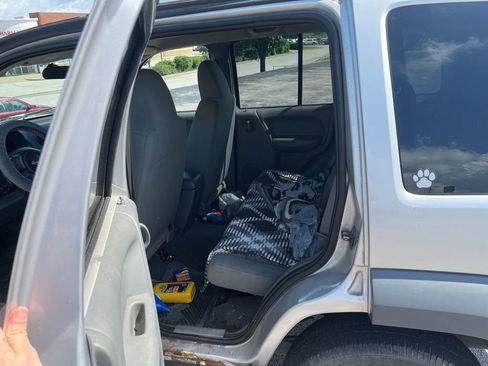 Used 2005 Jeep Liberty Sport AWD/4WD image 11