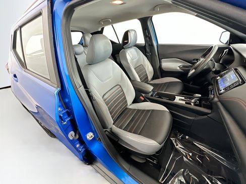Used 2023 Nissan Kicks SR w/ SR Premium Package FWD image 28