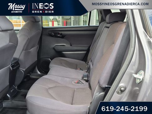 Used 2021 Toyota Highlander L FWD image 15