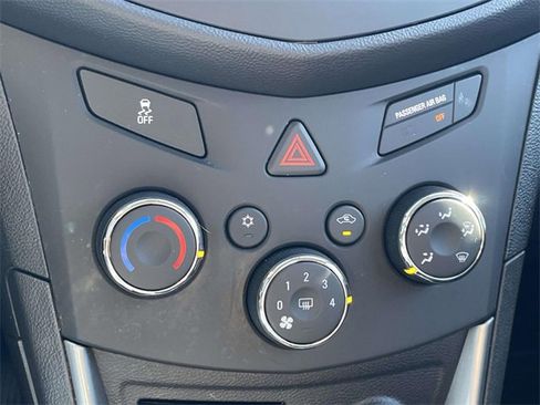 Used 2016 Chevrolet Trax LS image 19