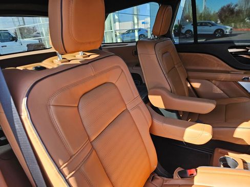 Used 2023 Lincoln Aviator Black Label Grand Touring w/ Class IV Trailer Tow Package AWD/4WD image 17