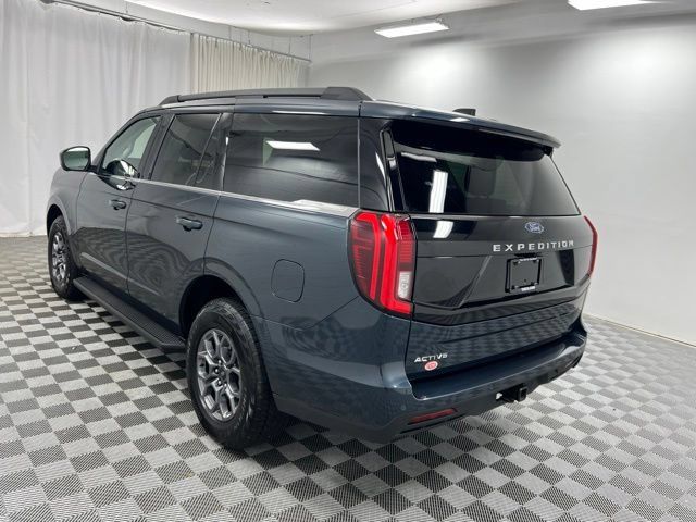 Used 2025 Ford Expedition Active AWD/4WD image 6