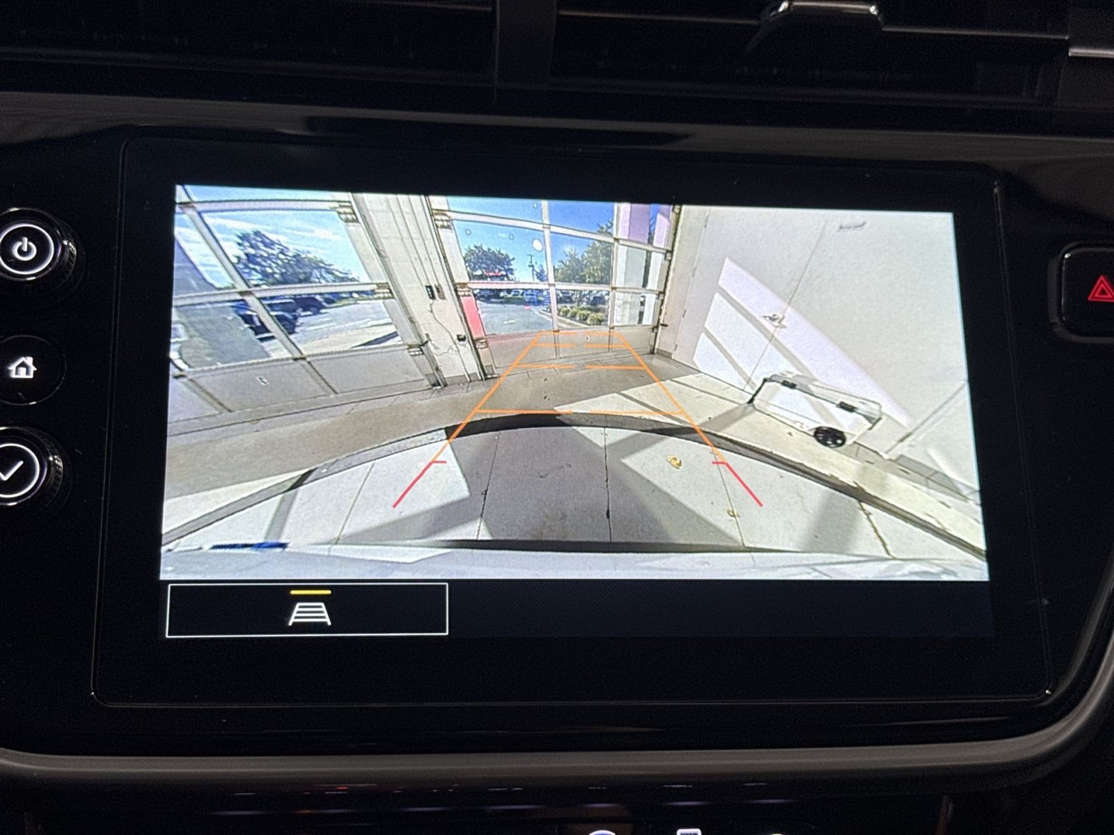 Used 2023 Chevrolet Bolt EUV LT w/ Comfort Package FWD image 20