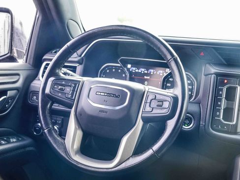 Used 2021 GMC Yukon Denali image 15