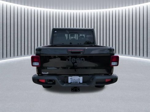 New 2026 Jeep Gladiator Sport AWD/4WD image 11